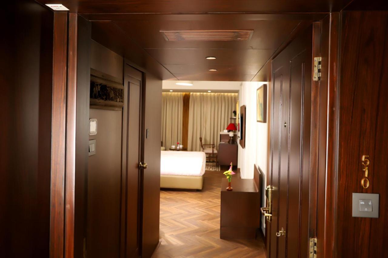The Ambassador, Marine Drive, Mumbai Hotel Exterior foto