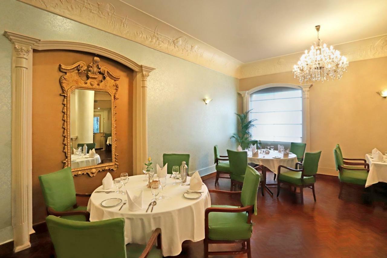 The Ambassador, Marine Drive, Mumbai Hotel Exterior foto